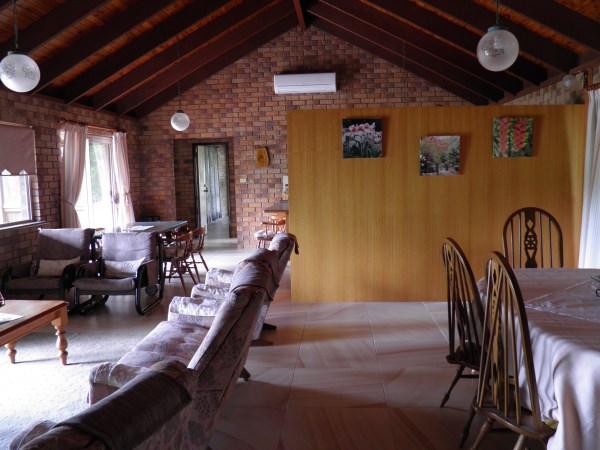 Lounge/dining room